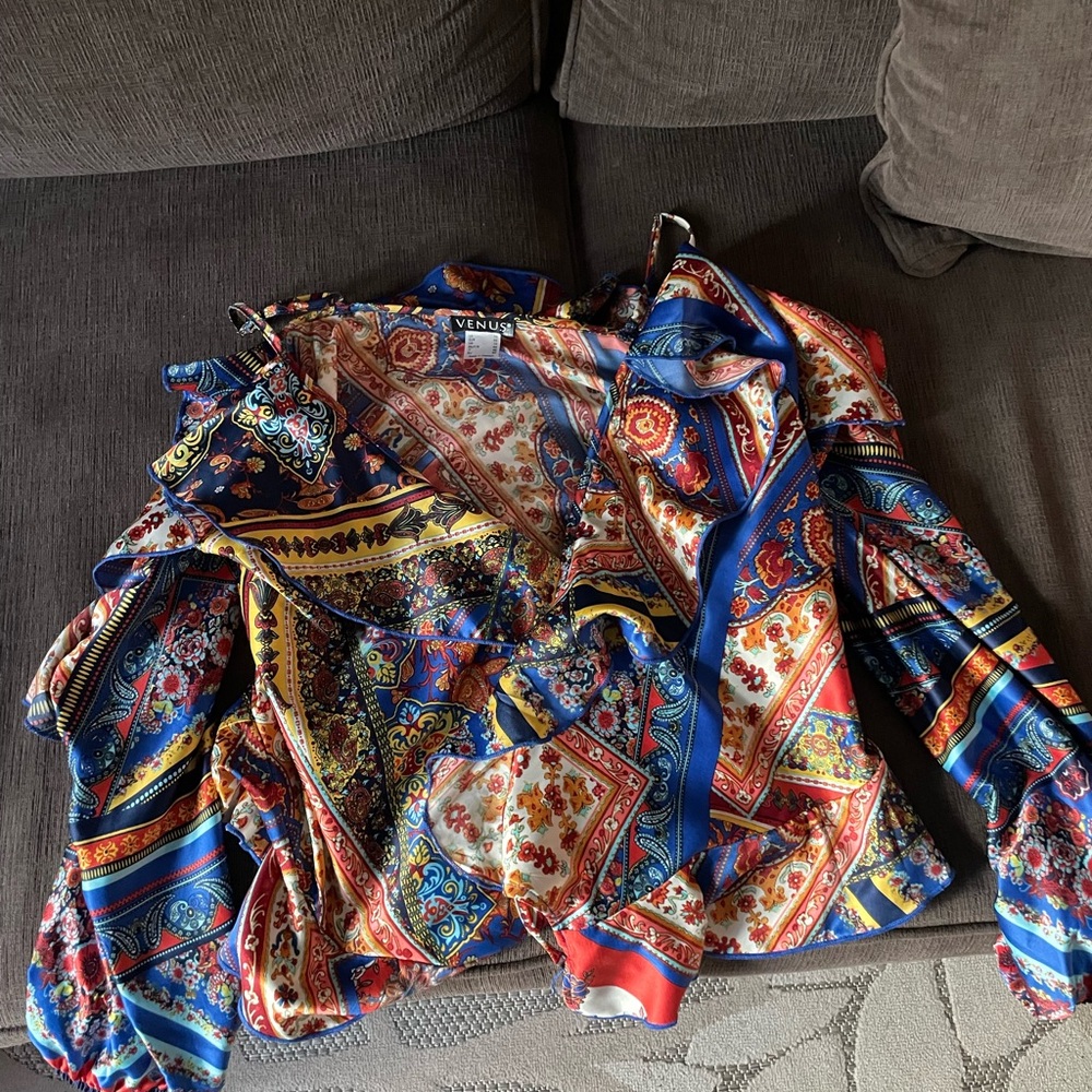 VENUS Colorful Paisley and Floral Top